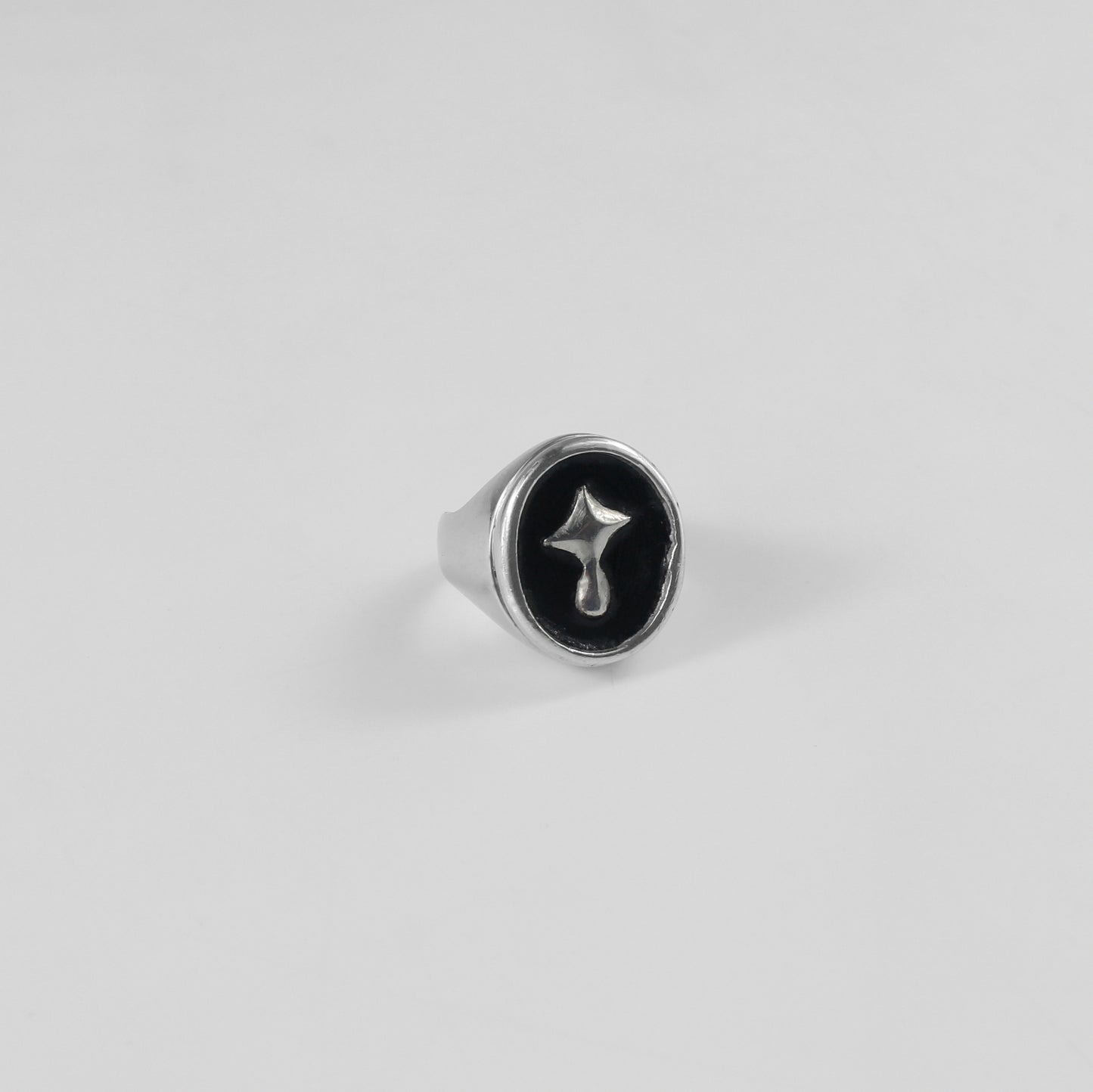 Oval Icon Droplet Ring