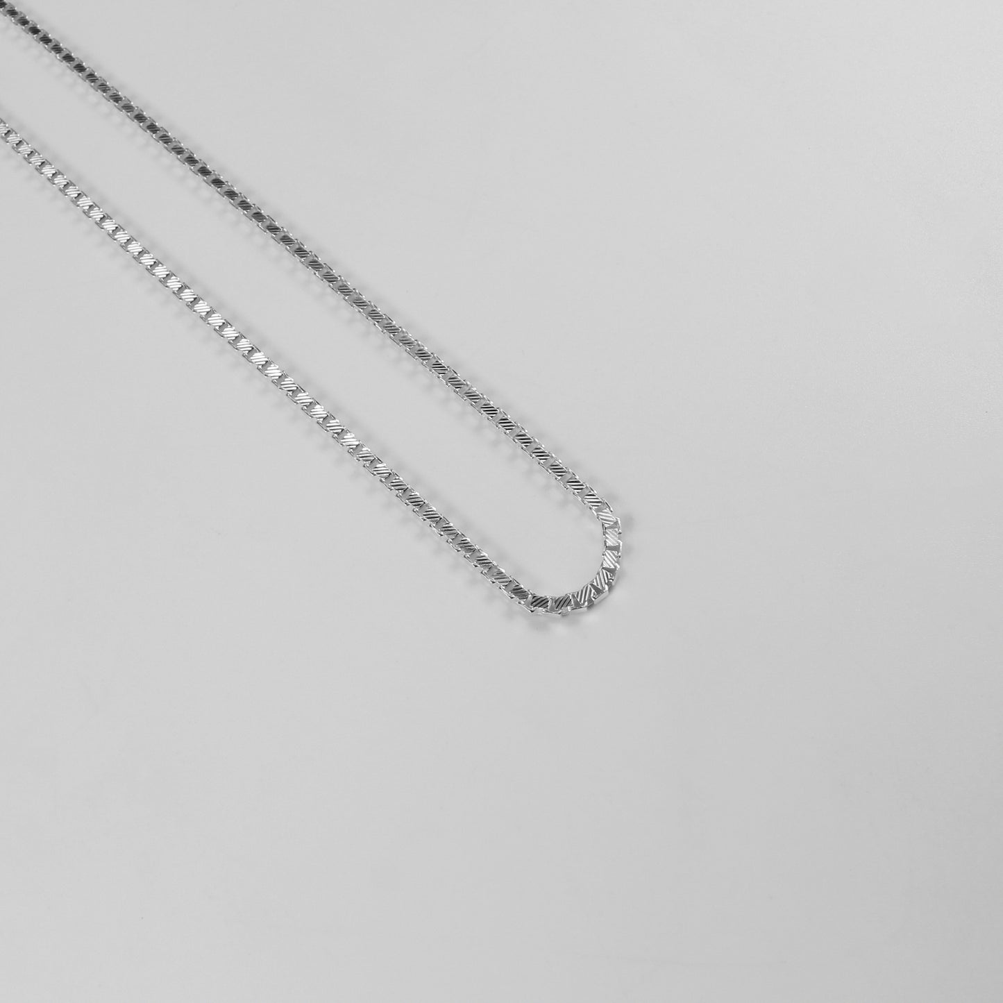 Pattern Box Box Necklace