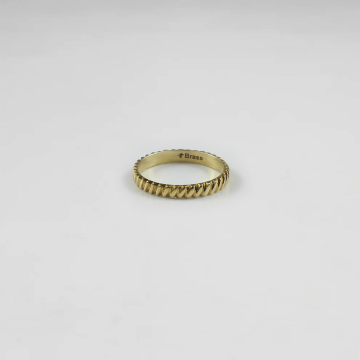 Ridged Fluted Brass Ring