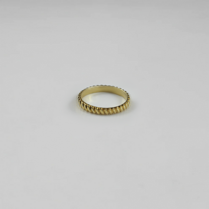 Ridged Fluted Brass Ring