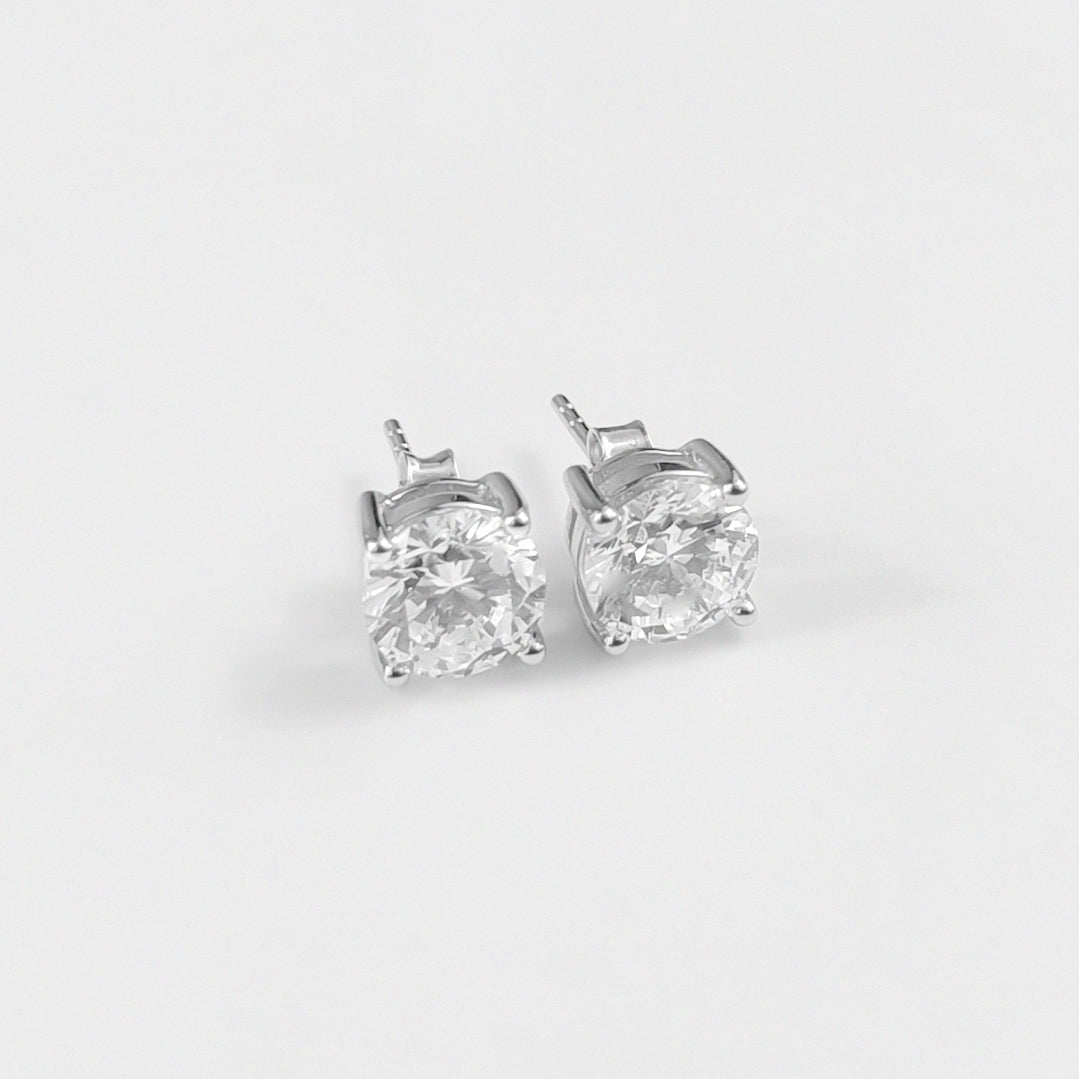 Round Brilliant Ear Studs