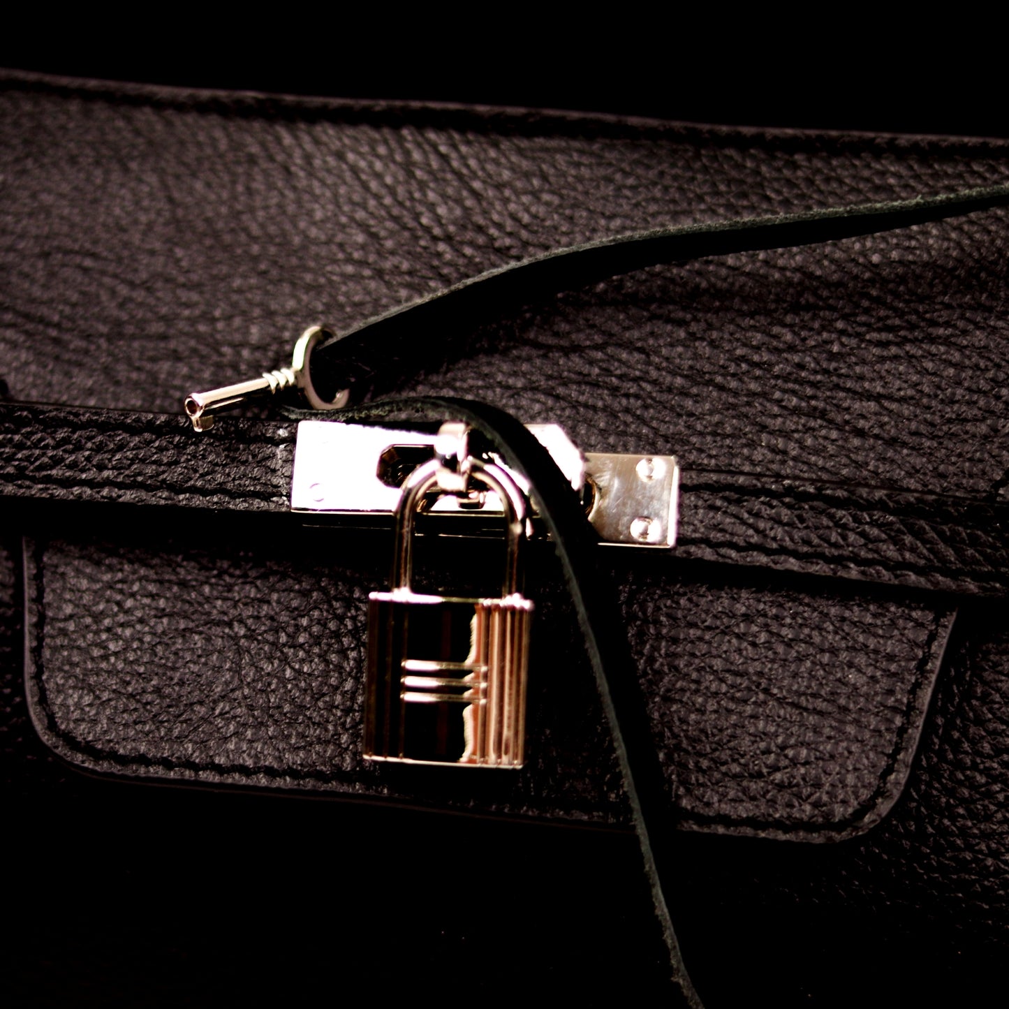 Sable Grain City Leather Bag