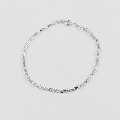 Bold Essence Bracelet - A striking 925 sterling silver bracelet by GetTheJuice, featuring a bold design that embodies both strength and elegance, perfect for making a statement.