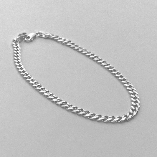 Cuban Link Bracelet - An elegant 925 sterling silver bracelet by GetTheJuice, with intricately crafted Cuban links that bring a timeless charm to any ensemble.