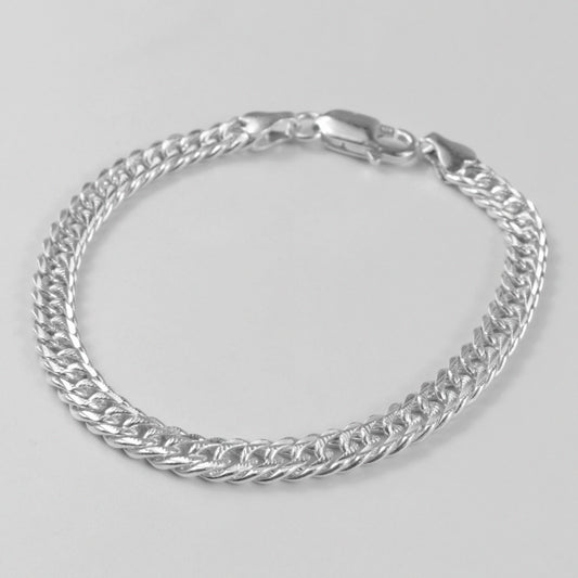 Luxe Cuban Bracelet - A premium 925 sterling silver bracelet by GetTheJuice, with an exquisite Cuban link design that combines timeless elegance with modern flair.