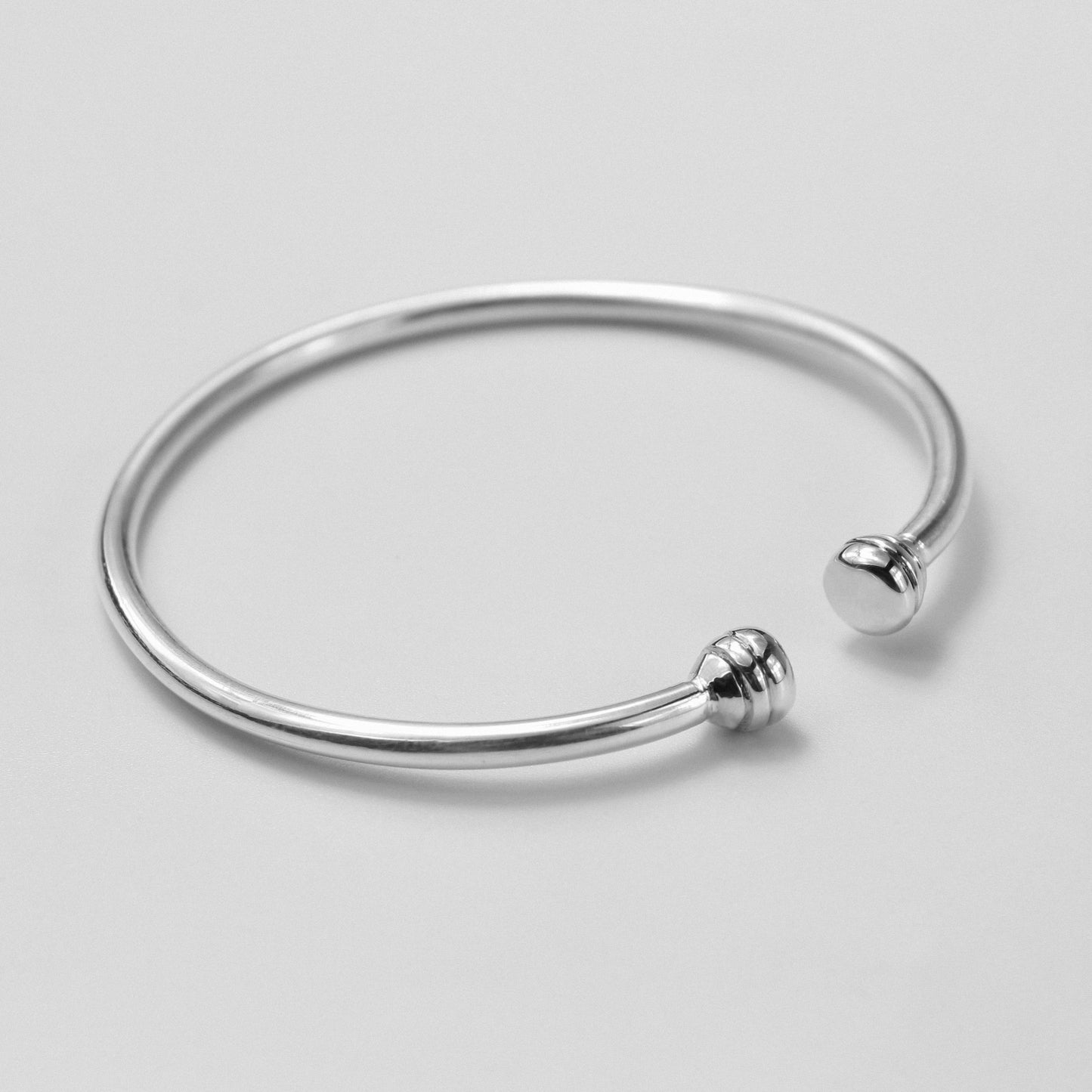 Mediterranean Bracelet - An elegant 925 sterling silver bracelet by GetTheJuice, featuring a design inspired by the beauty and charm of the Mediterranean, perfect for adding a touch of timeless elegance to any wrist.