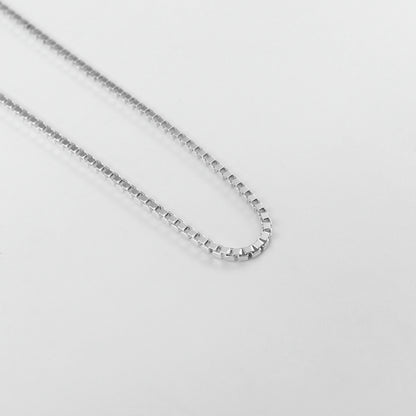 Box Box Necklace" - A stylish and modern 925 sterling silver necklace by GetTheJuice, featuring a distinctive box chain design for a bold and contemporary look. Perfect for everyday wear or special occasions.