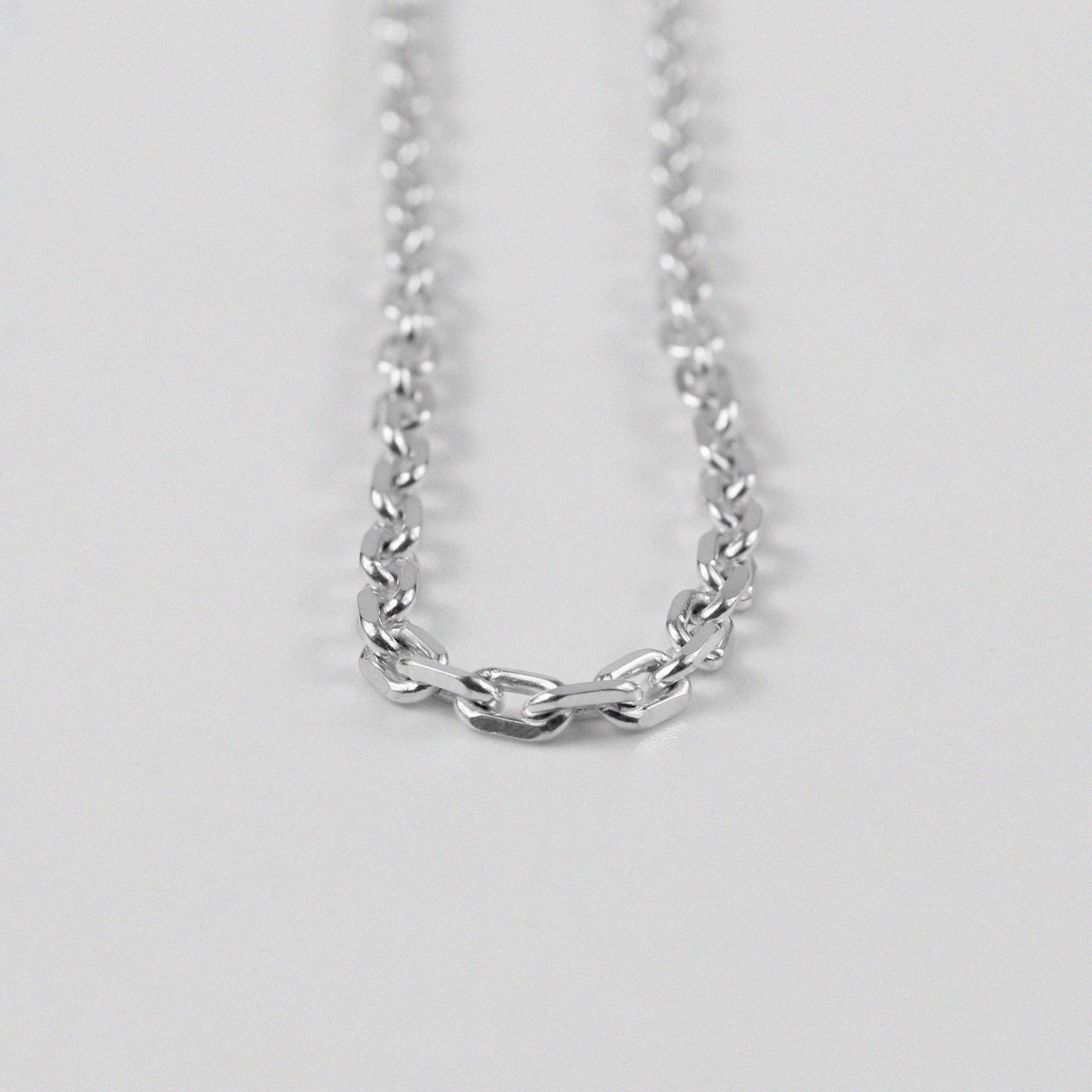 Cable Necklace - A beautiful 925 sterling silver necklace by GetTheJuice, featuring a classic cable chain design that effortlessly blends elegance and durability.