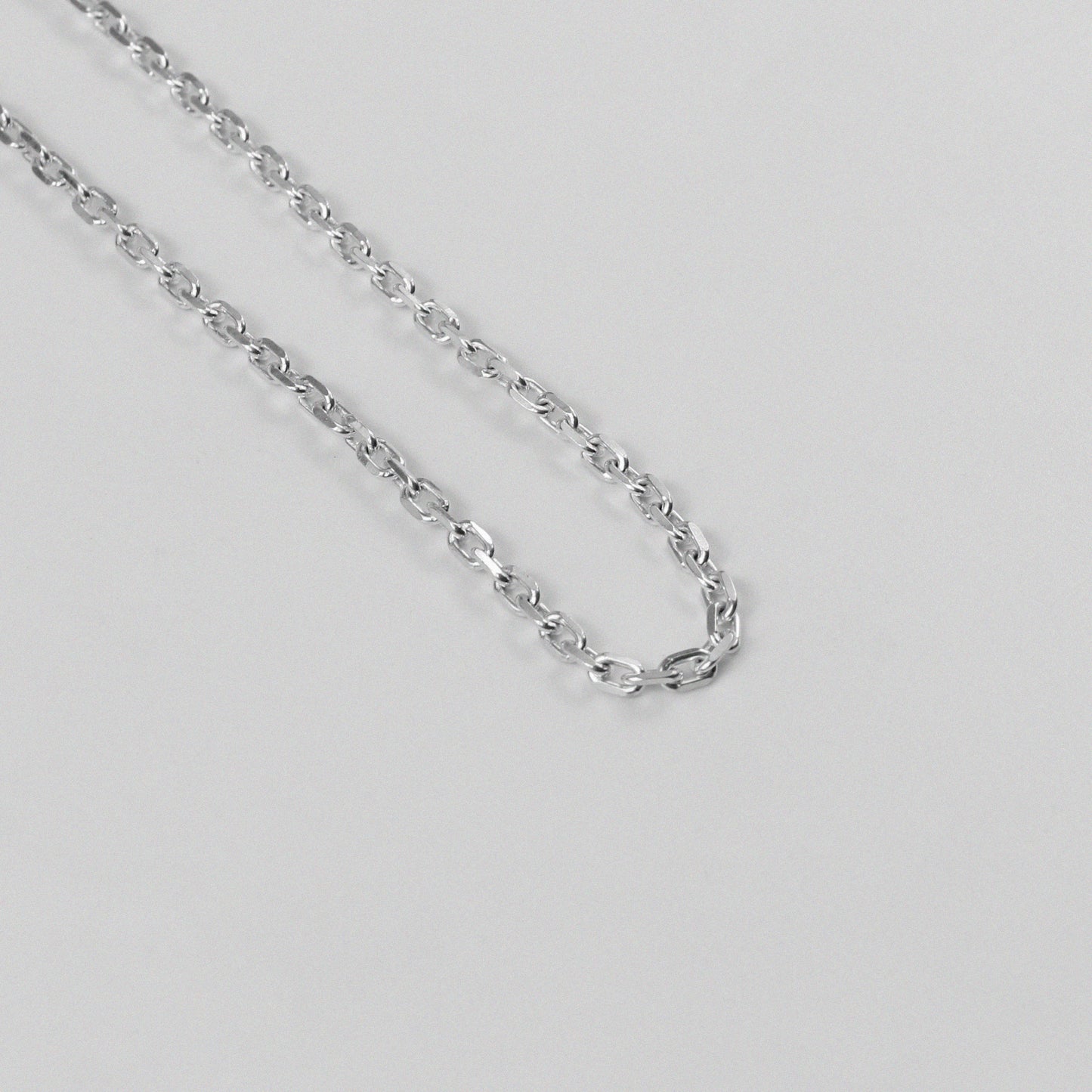 Cable Necklace - A beautiful 925 sterling silver necklace by GetTheJuice, featuring a classic cable chain design that effortlessly blends elegance and durability.