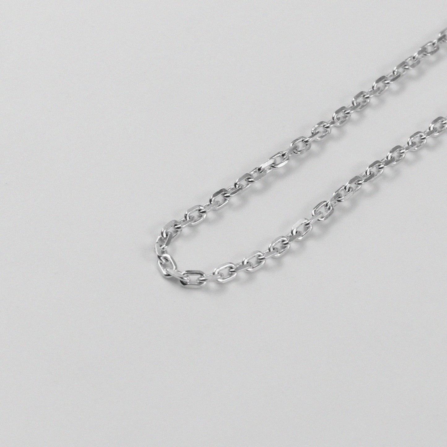 Cable Necklace - A beautiful 925 sterling silver necklace by GetTheJuice, featuring a classic cable chain design that effortlessly blends elegance and durability.