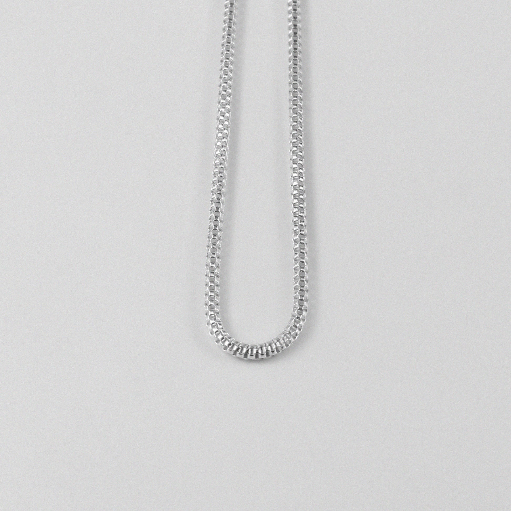 Hollow Necklace - A classic 925 sterling silver necklace by GetTheJuice, featuring a lightweight and elegant hollow design perfect for any occasion.