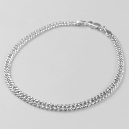 Luxe Cuban Necklace - A luxurious 925 sterling silver necklace by GetTheJuice, featuring an exquisite Cuban link design that offers a refined and elegant touch to any ensemble.