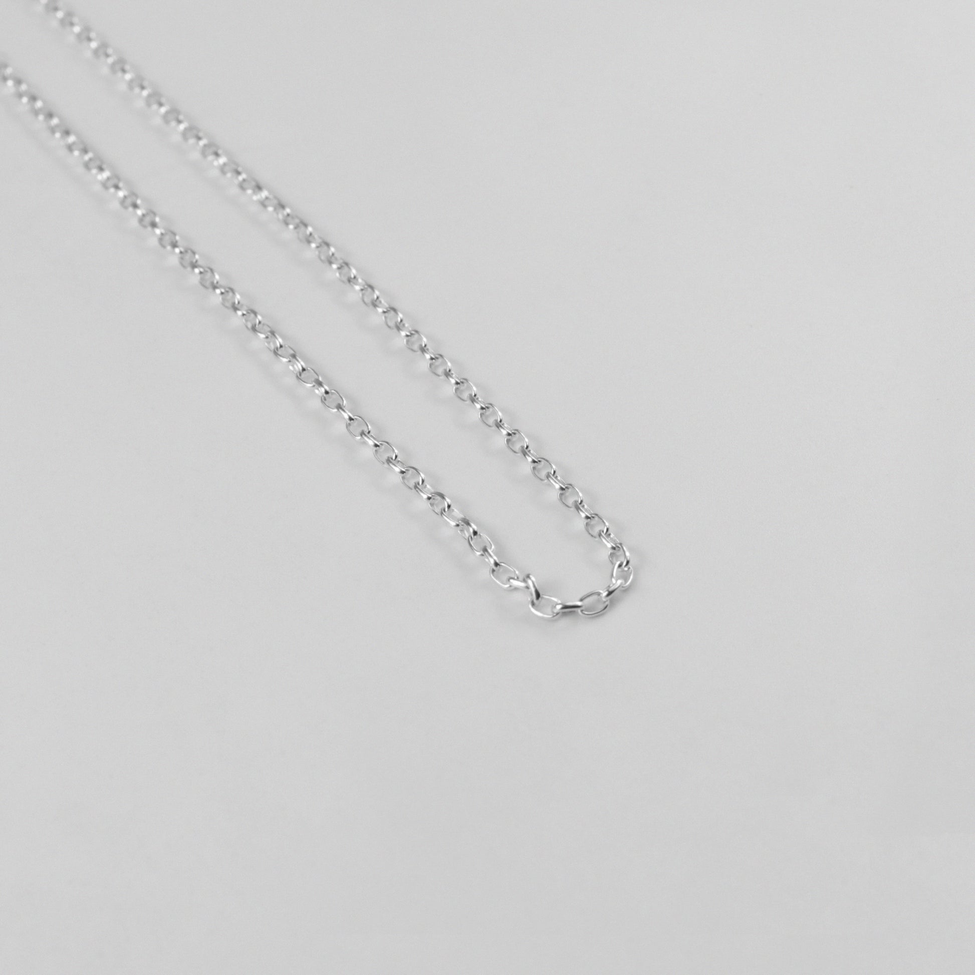 Twilight Link Necklace - A stunning 925 sterling silver necklace by GetTheJuice, with intricately crafted links that evoke the magical beauty of twilight.