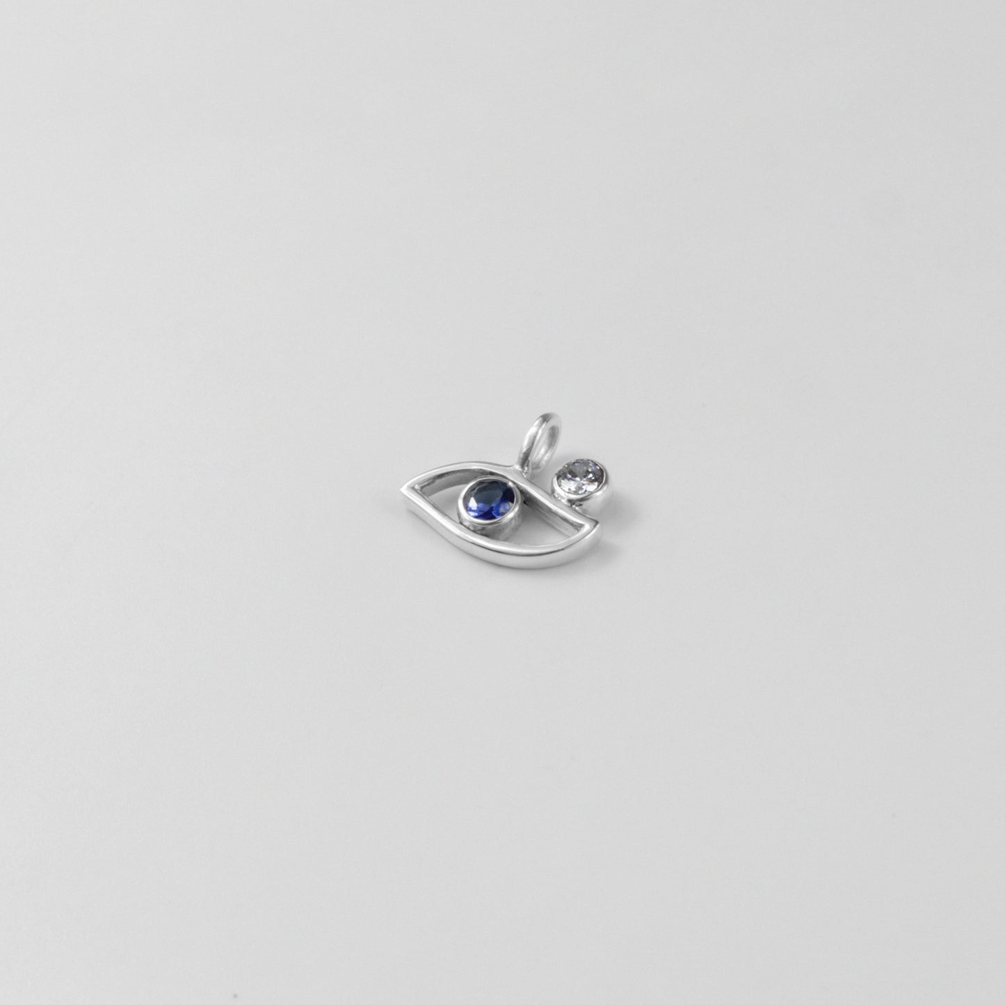 Celestial Eye Pendant - A mystical 925 sterling silver pendant by GetTheJuice, featuring an enchanting eye design that symbolizes protection and cosmic beauty.