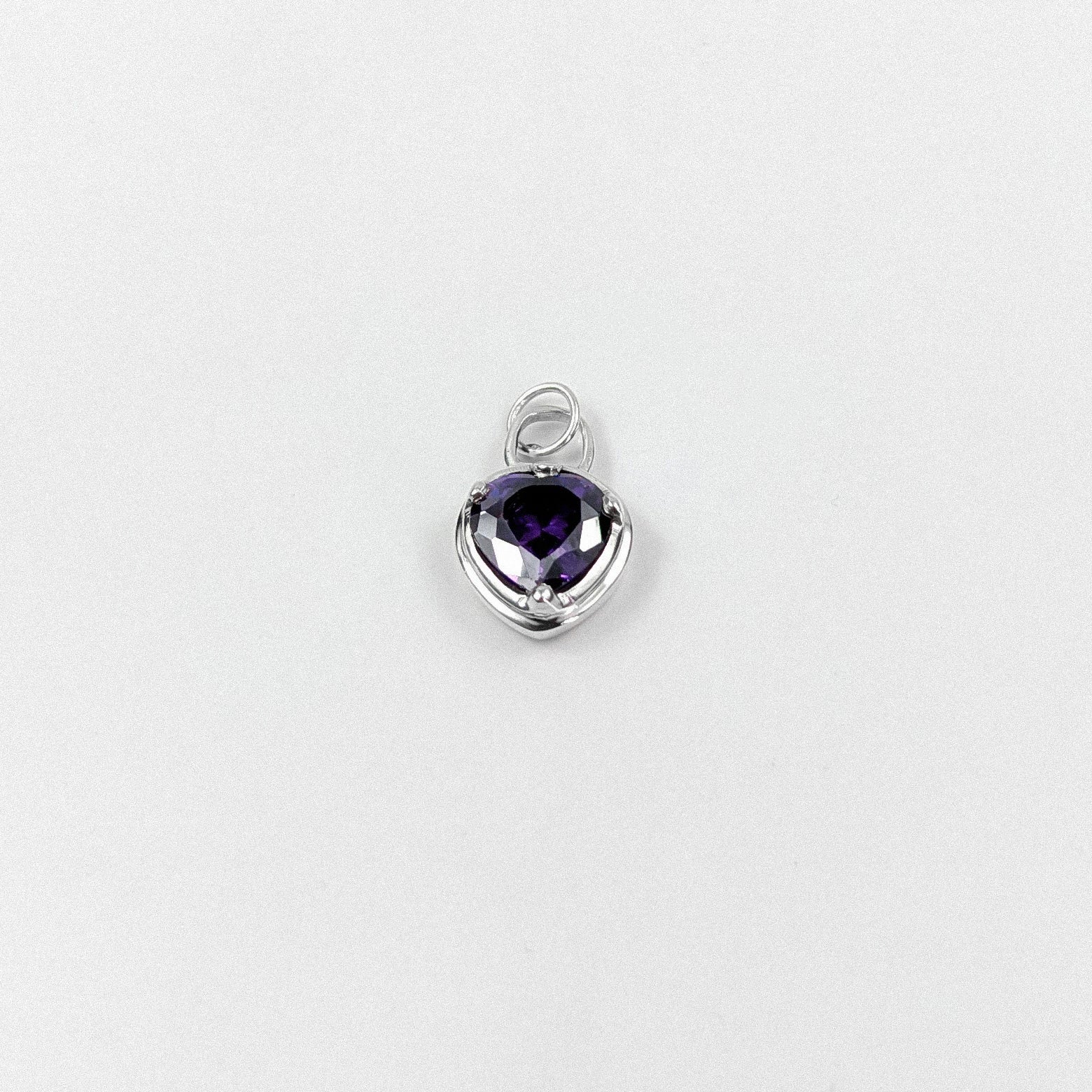 Dream Purple Pendant - An exquisite 925 sterling silver pendant by GetTheJuice, featuring a stunning purple gemstone that symbolizes creativity and mystery, adding a touch of vibrant elegance to any look.