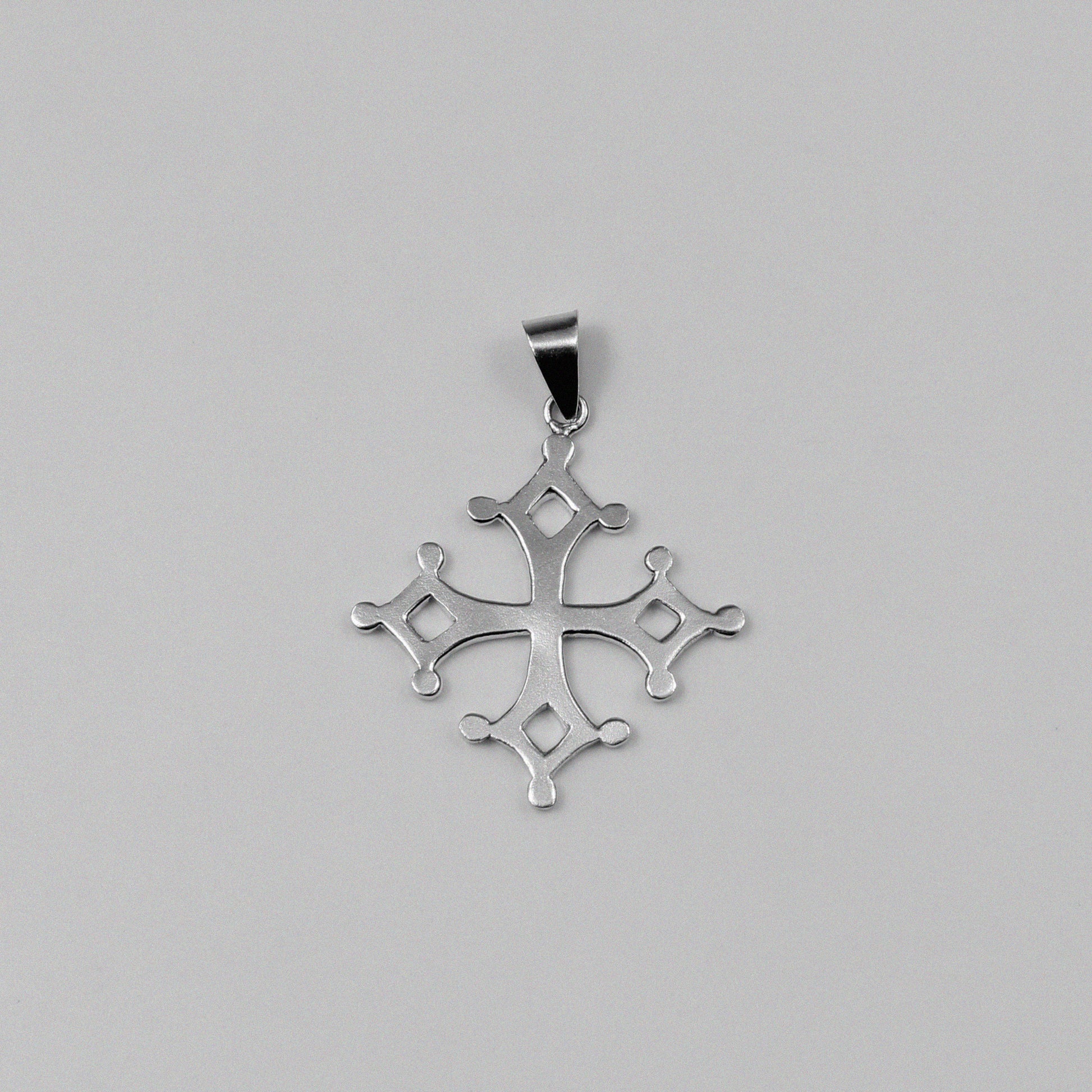 Occitan Pendant - An exquisite 925 sterling silver pendant by GetTheJuice, featuring a beautifully intricate design inspired by the rich history and culture of the Occitan region, adding a touch of elegance and heritage to any look.