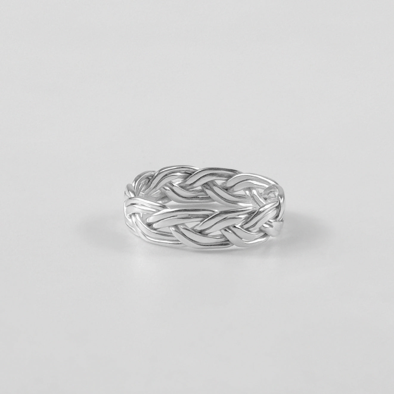 Interwoven Gleam Ring