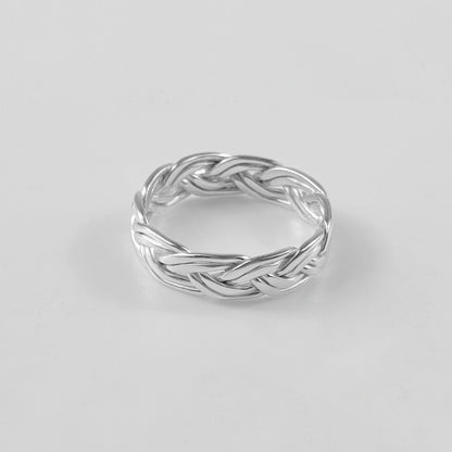 Interwoven Gleam Ring