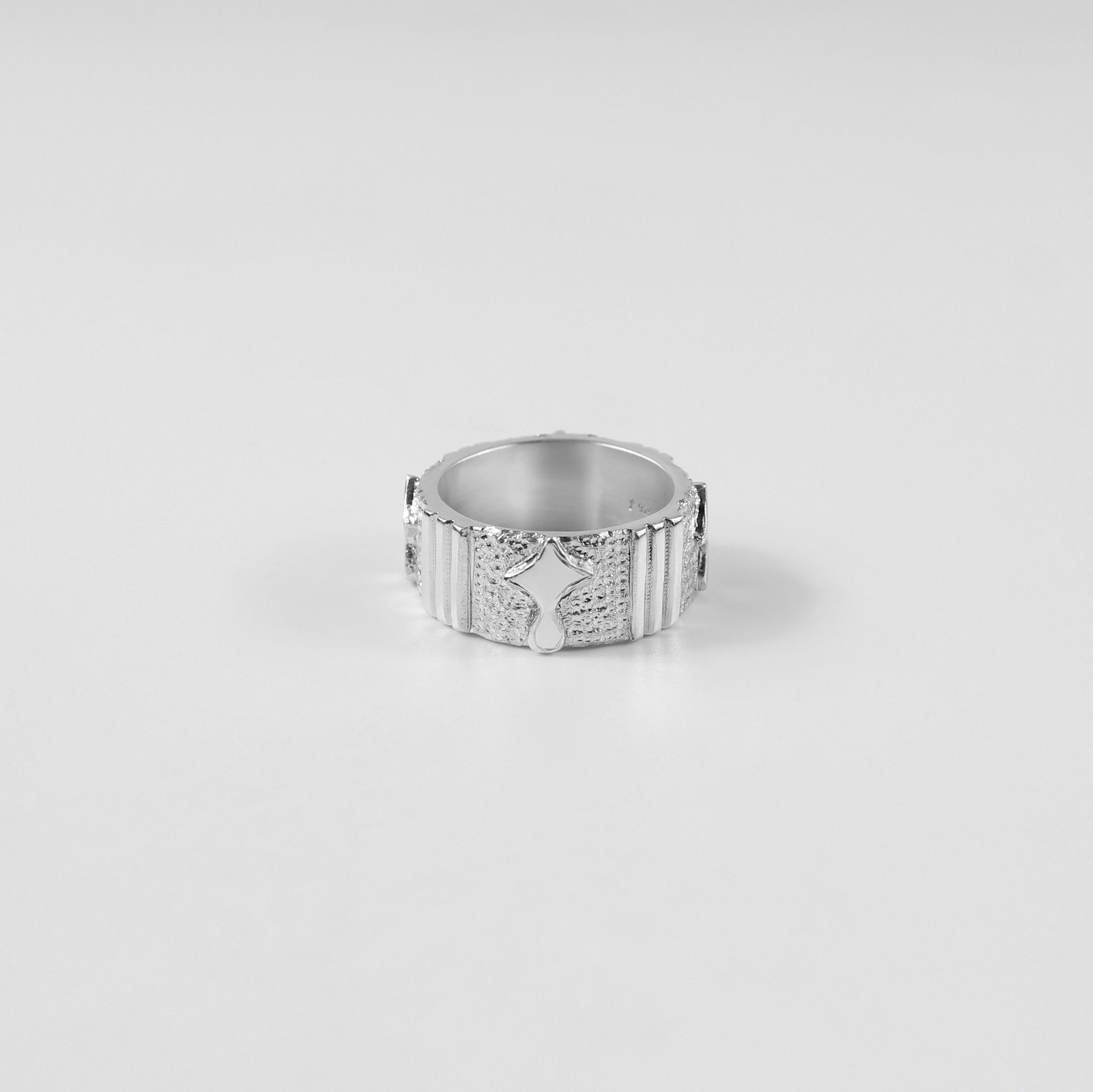 Noble Emblem Icon Ring – JUICE