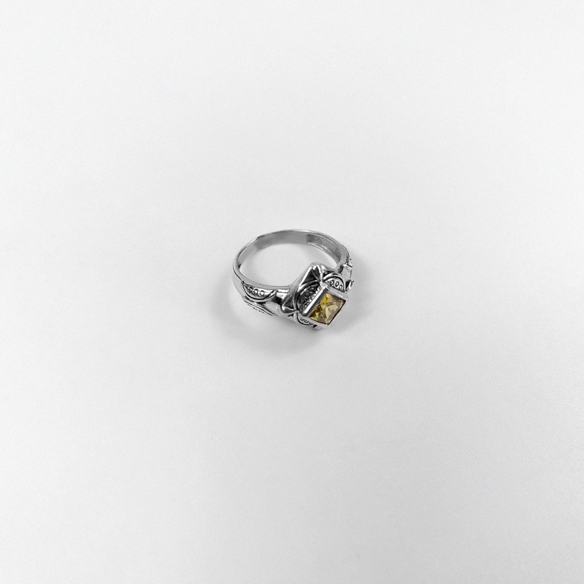 925 sterling silver vintage-inspired ring featuring a radiant design with a glowing gemstone, named 'Sunshine Glow Vintage Ring.