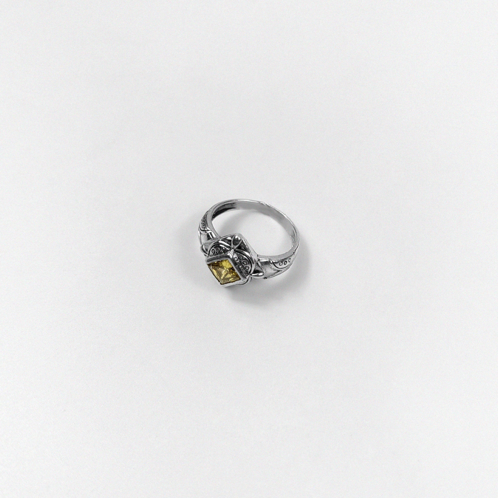 925 sterling silver vintage-inspired ring featuring a radiant design with a glowing gemstone, named 'Sunshine Glow Vintage Ring.