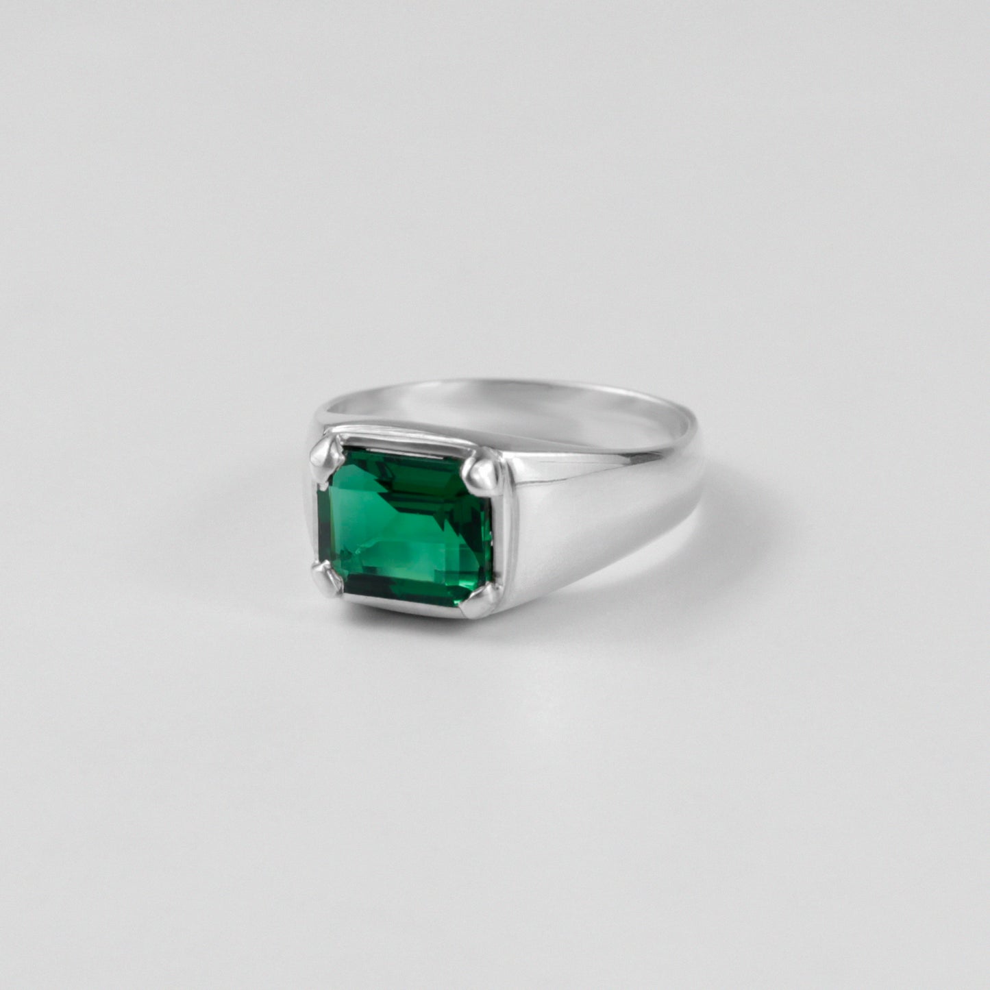 925 sterling silver ring with a nature-inspired design, named 'Verdant Ring.